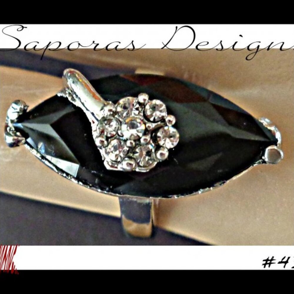 Size 8 Silver Tone Ring With Black & Clear Crystals Classy Style